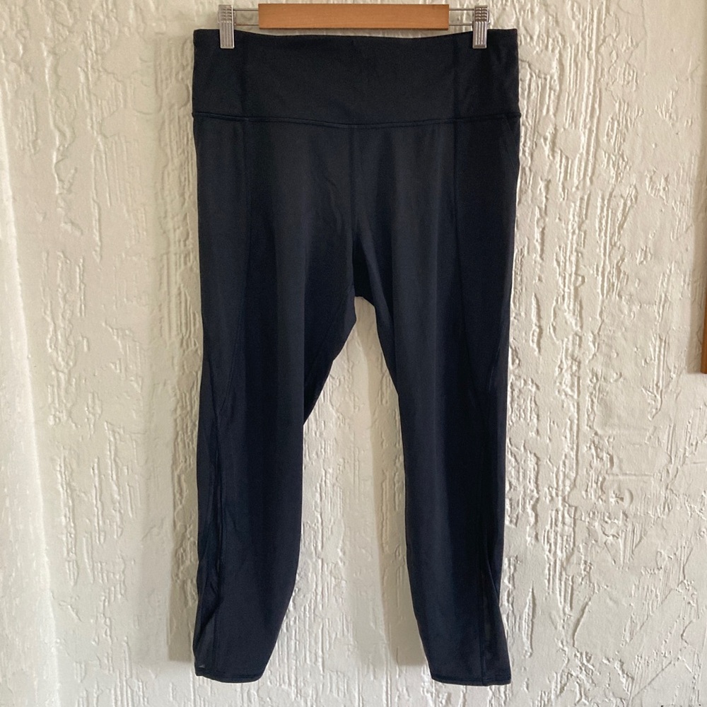 Athleta Black Lightning 7/8 Tight Leggings Size Large
